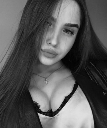 Я креативная, страстная и опытная индивидуалка. Живу в самом сердце Москвы, и готова подарить тебе незабываемое удовольствие! 💋 Я знаю, как сделать тебя счастливым и удовлетворенным. У меня есть шикарные фото, позволяющие оценить мою красоту и выразительность. Я могу предложить тебе разнообразные услуги, полные нежности и страсти. 🔥 Если хочешь отдохнуть от повседневной рутины и погрузиться в мир наслаждения, ты обратился по адресу. Уверена, что тебе понравится время проведенное со мной. Позвони мне, и я помогу тебе осуществить все твои сокровенные желания. 💫 Жду тебя, мой дорогой, чтобы твои фантазии стали реальностью! 💖 Ксюшка